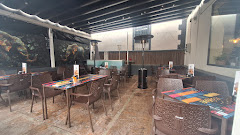 Kenia Inside