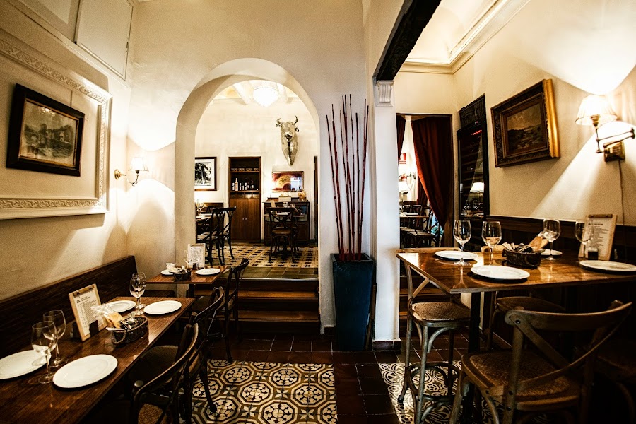 Petit Comité Sevilla